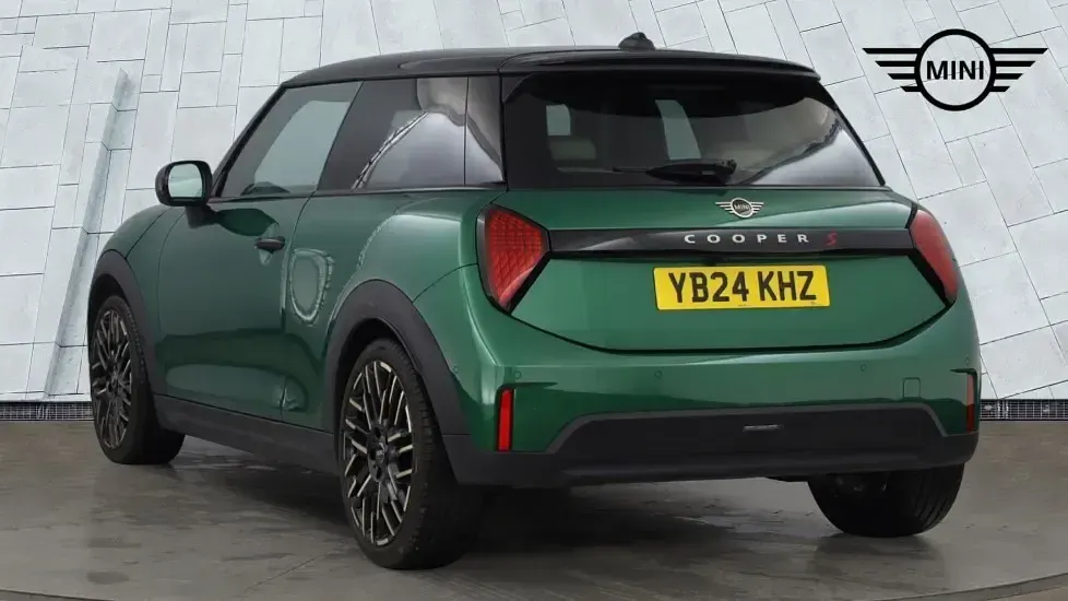 Used Mini Cooper S Hatch 201 HP (147 kW) 2024 Green Hatchback
