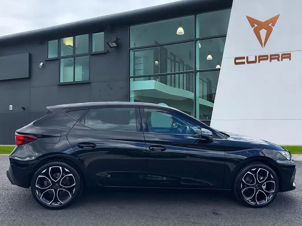 Used Cupra Leon 150 HP (110 kW) 2025 Black Hatchback