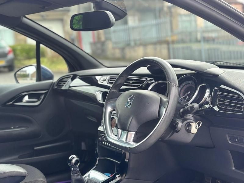 Begagnad Citroën DS3 2013 Silver Halvkombi