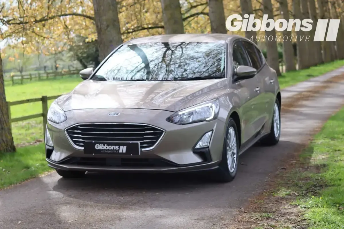 Usado Ford Focus Titanium 125 HP (91 kW) 2020 Prateado Citadino
