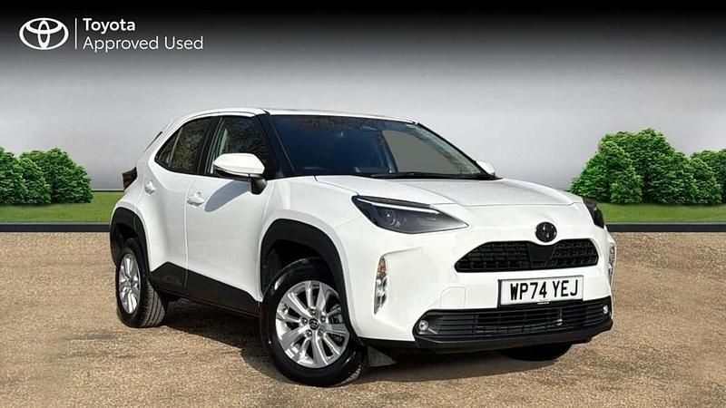 Used Toyota Yaris Cross 113 HP (83 kW) 2025 White SUV