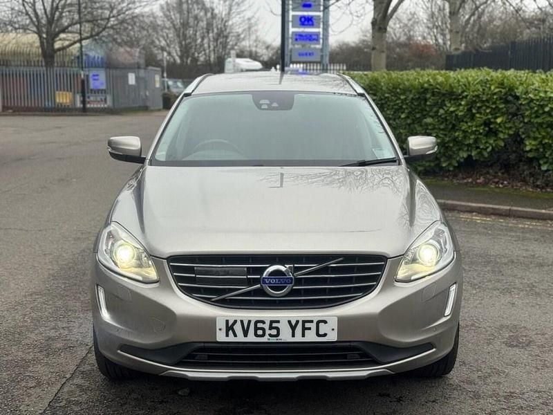 Used Volvo XC60 SE Lux 190 HP (139 kW) 2015 Gold SUV