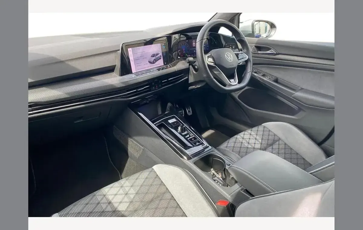 Used VW Golf VIII R-line 150 HP (110 kW) 2024 Silver Hatchback
