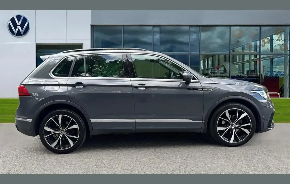 Used VW Tiguan R-line 150 HP (110 kW) 2023 Dolphin grey metallic SUV