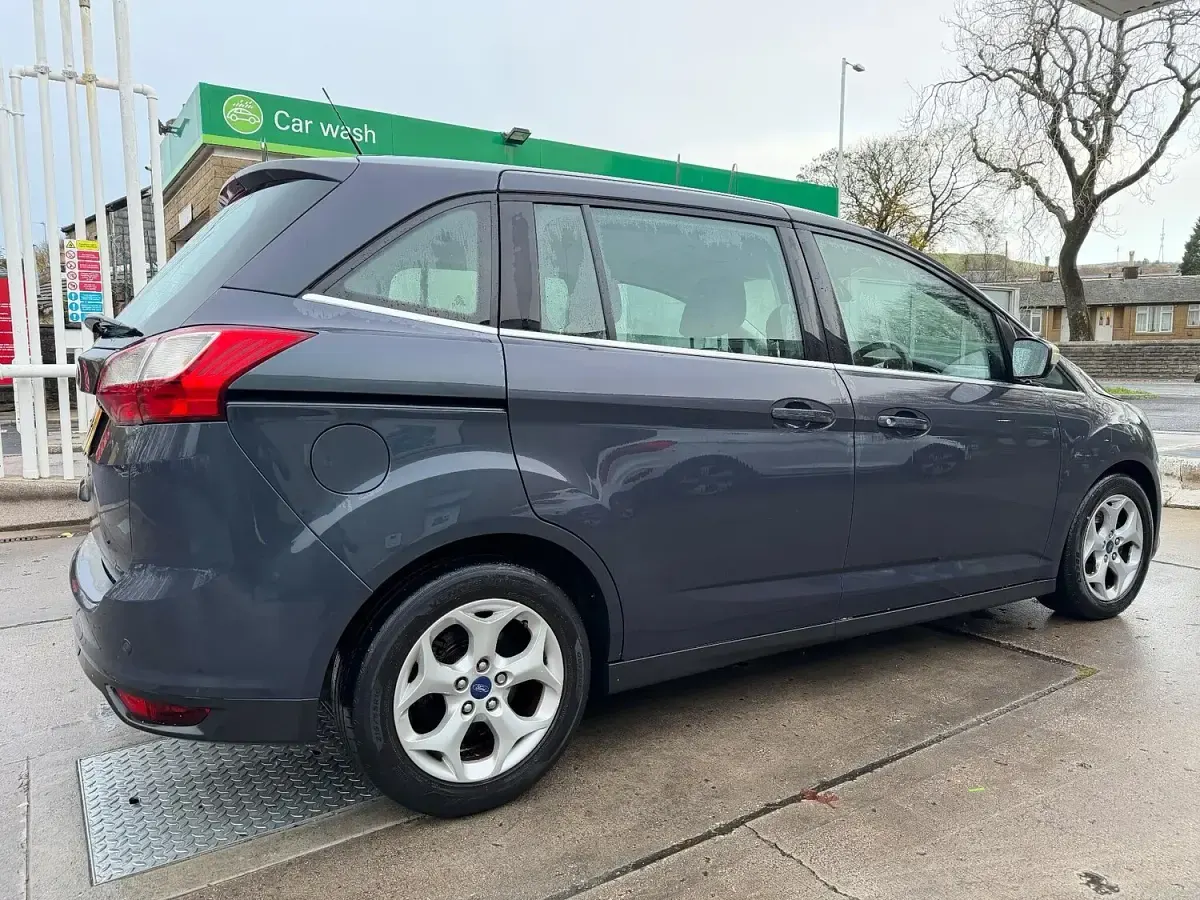 Begagnad Ford Grand C-Max Zetec 115 HK (84 kW) 2014 Blå Minibuss