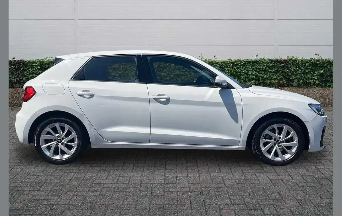 Used Audi A1 Sport 108 HP (79 kW) 2021 White SUV