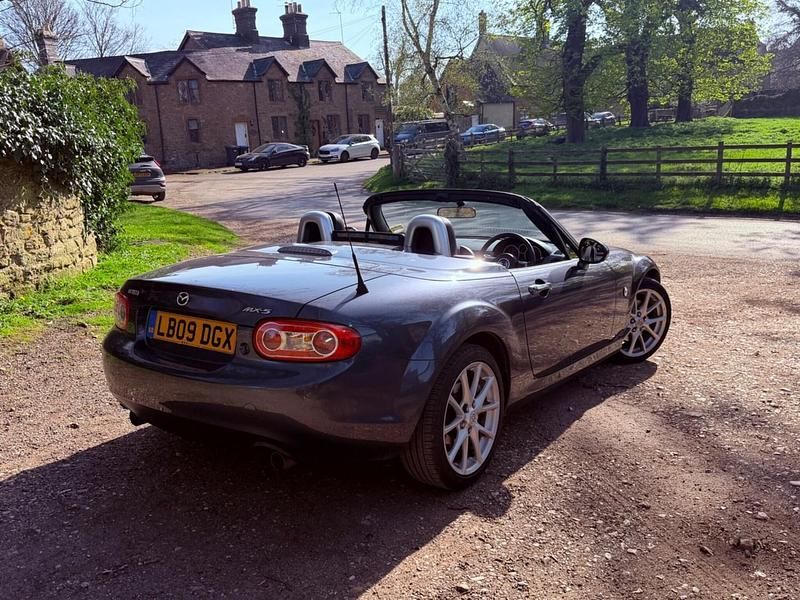 Begagnad Mazda MX5 Inclusive 161 HK (118 kW) 2009 Grå Cab