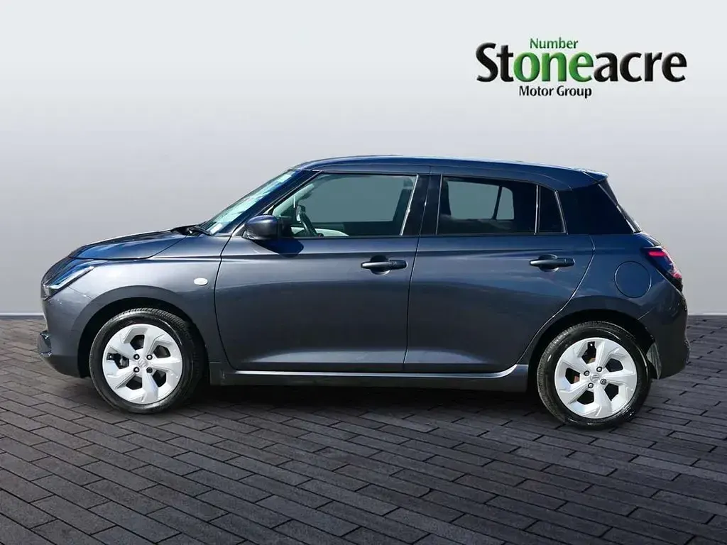 Usado Suzuki Swift 82 HP (60 kW) 2024 Cinzento Citadino