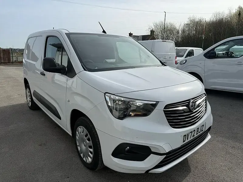 Used Vauxhall Combo Sportive 100 HP (73 kW) 2022 White MPV