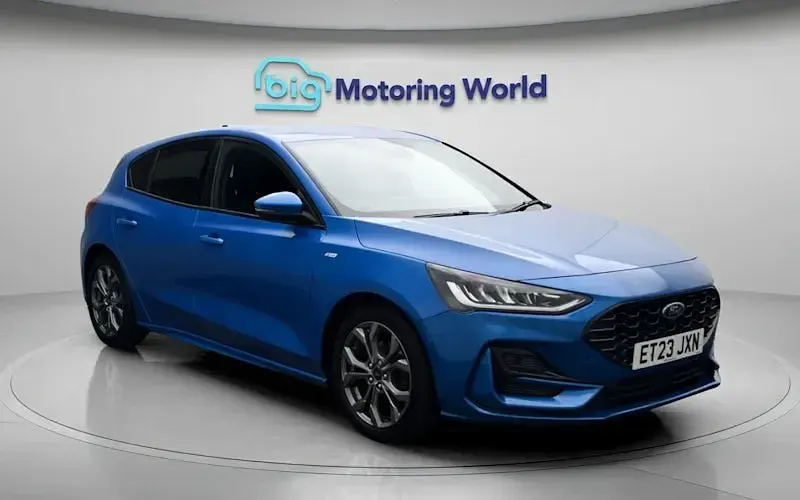 Used Ford Focus ST-Line 125 HP (91 kW) 2023 Blue Hatchback