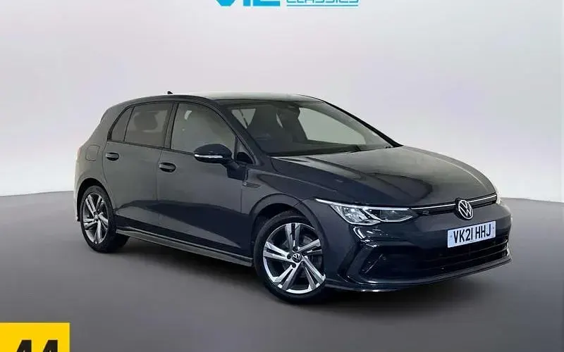Used VW Golf VIII R-line 131 HP (96 kW) 2024 Hatchback