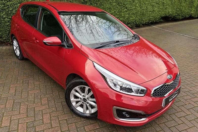 Red Used 2017 Kia Ceed Hatchback | £7,495 (Fair price) - Image 1/1