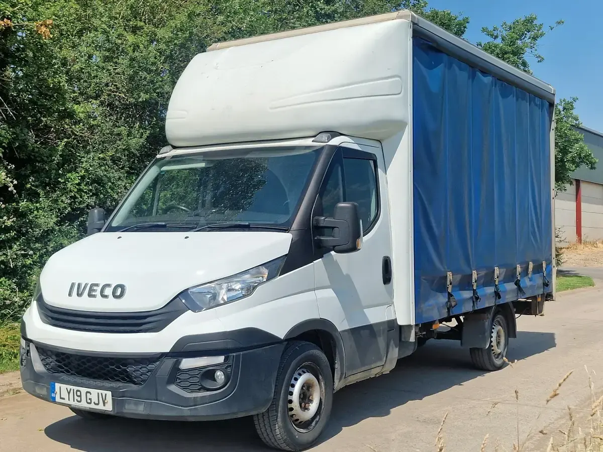Used Iveco Daily 134 HP (98 kW) 2019 White