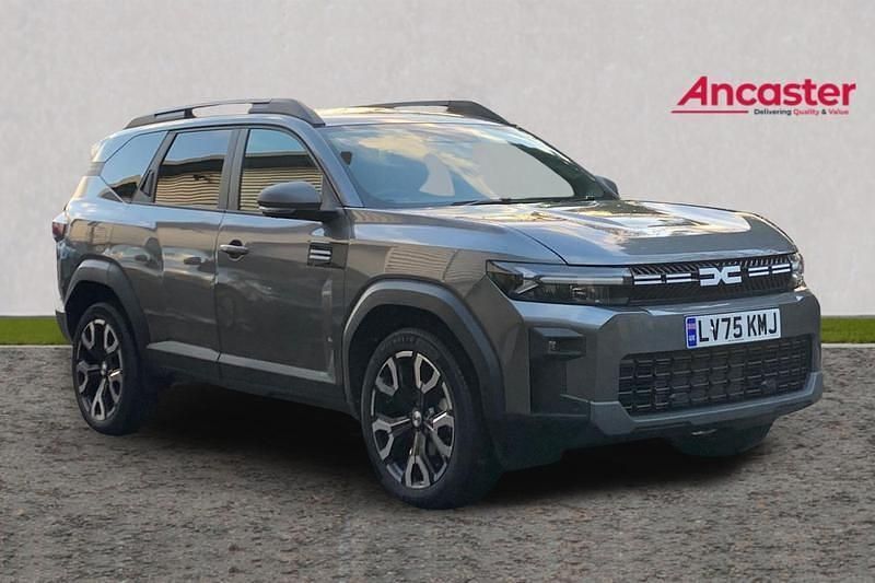 Grey New 2025 Dacia Bigster Journey SUV | £27,995 (Fair price) - Image 1/4