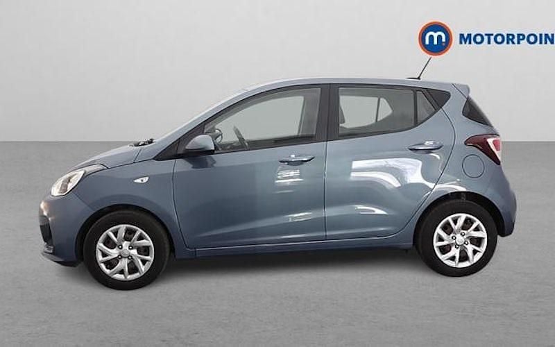 Used Hyundai i10 SE 67 HP (49 kW) 2019 Blue Hatchback