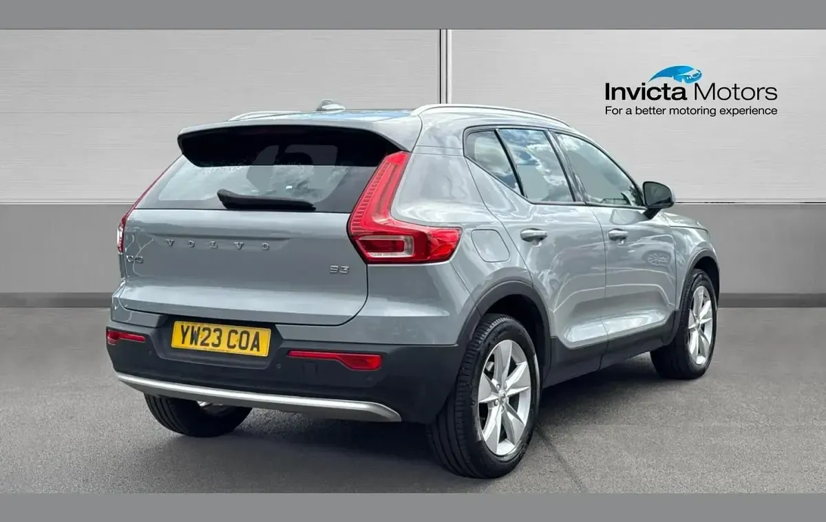 Used Volvo XC40 Core 163 HP (119 kW) 2023 Grey SUV