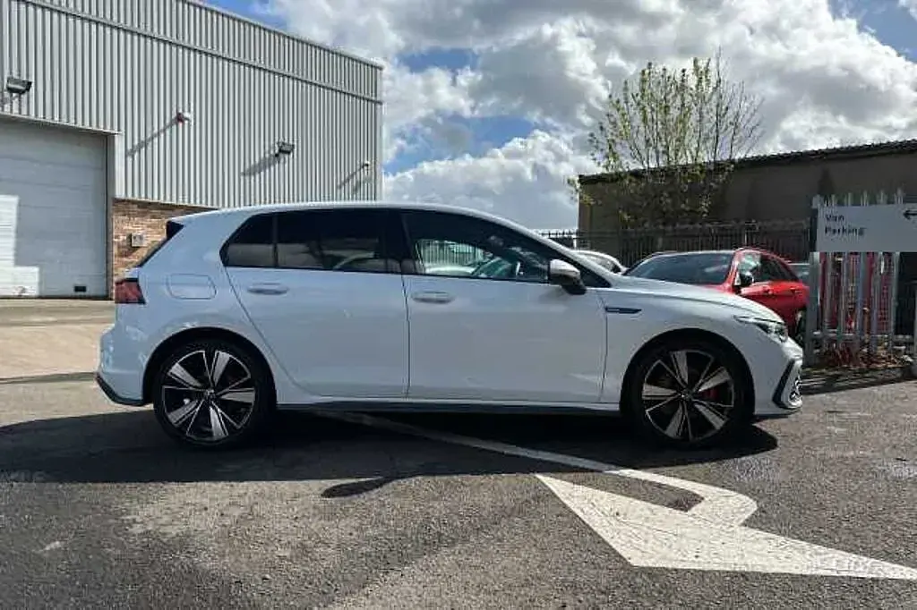 Używany VW Golf VIII 200 KM (147 kW) 2023