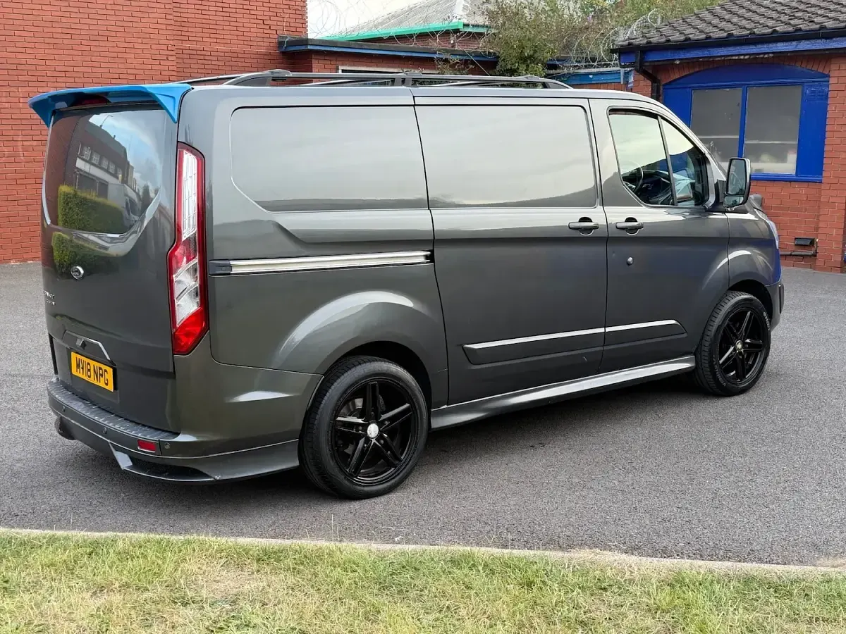 Used Ford Transit Custom Limited 170 HP (125 kW) 2018 Grey Van