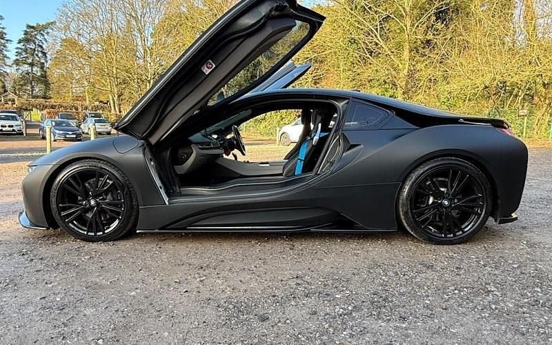 Used BMW i8 362 HP (266 kW) 2017 Coupe