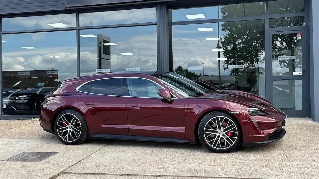 Used Porsche Taycan Performance Package 419 kW (571 HP) 2022 Red Estate