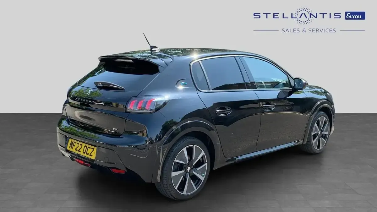 Used Peugeot e-208 GT 98 kW (134 HP) 2022 Black Hatchback