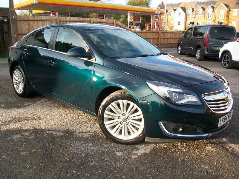 Green Used 2014 Vauxhall Insignia Design Edition Hatchback | £3,999 (Fair price) - Image 1/4