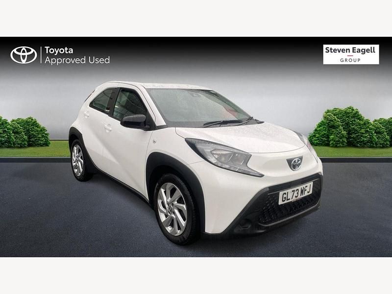 White Used 2024 Toyota Aygo X PURE SUV | £12,517 - Image 1/3