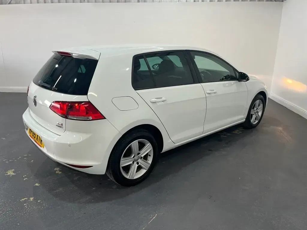 Used VW Golf VII Match 110 HP (80 kW) 2015 White Hatchback