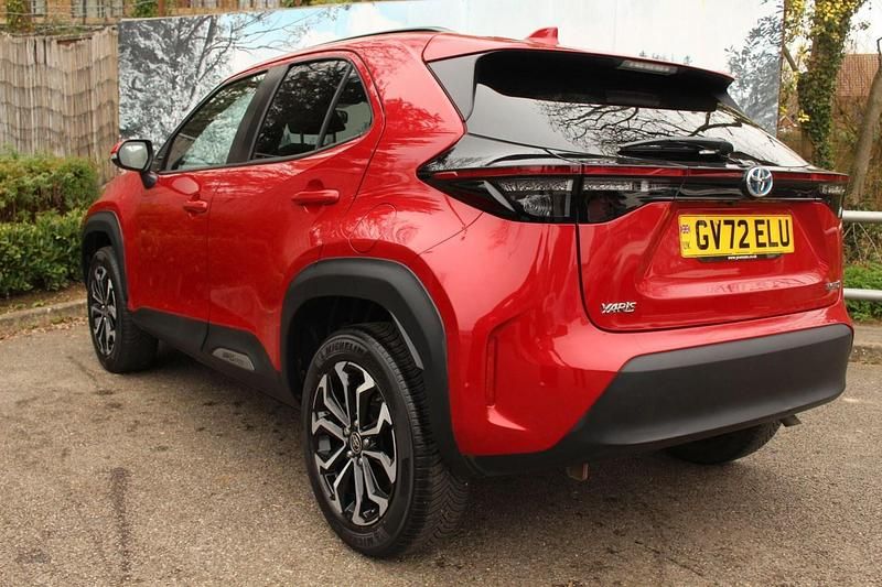 Used Toyota Yaris Hybrid Design 2022 Red Hatchback