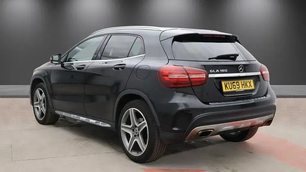 Used Mercedes GLA180 AMG line 122 HP (89 kW) 2019 Black SUV