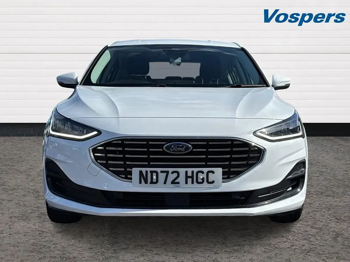 Gebraucht Ford Focus Titanium 125 PS (91 kW) 2022 Weiß Kleinwagen