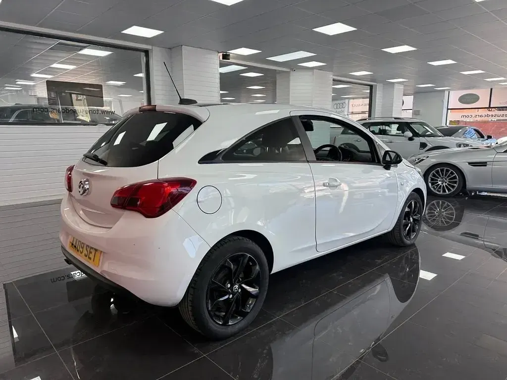 Second-hand Vauxhall Corsa 75 CP (55 kW) 2019 Alb Hatchback