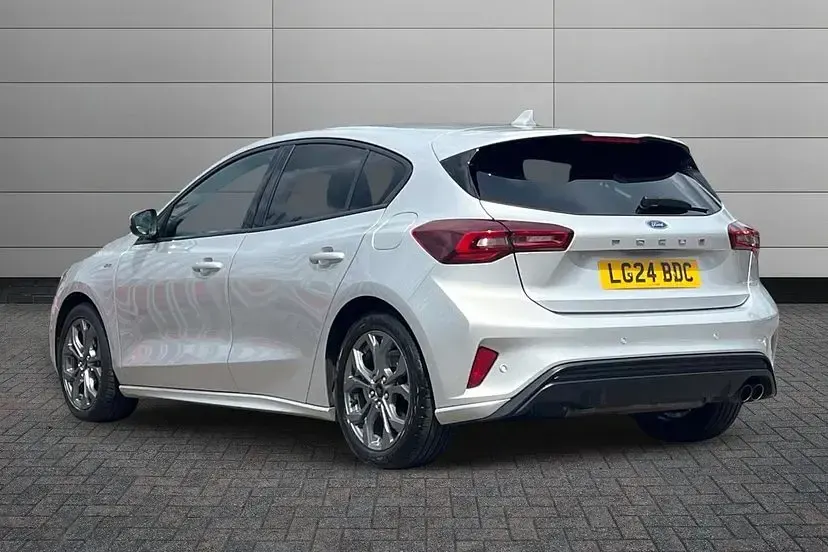 Used Ford Focus ST-Line 153 HP (112 kW) 2024 Moondust silver Hatchback