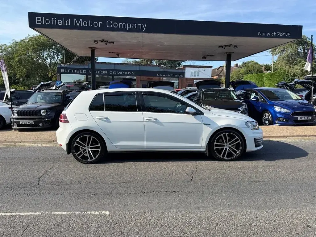 Used VW Golf VII GTD 2014 White Hatchback