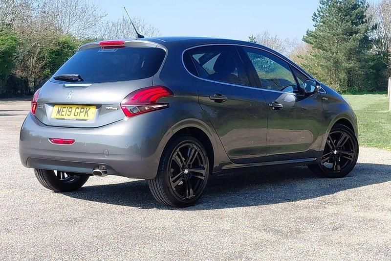 Used Peugeot 208 GT-line 108 HP (79 kW) 2019 Grey Hatchback