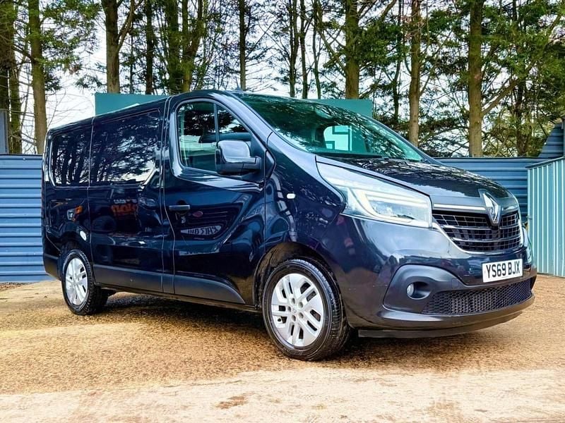 Used Renault Trafic 2019 Black MPV
