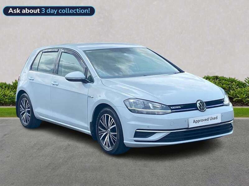 Silver Used 2018 VW Golf VII SE Hatchback | £9,731 (Fair price) - Image 1/4