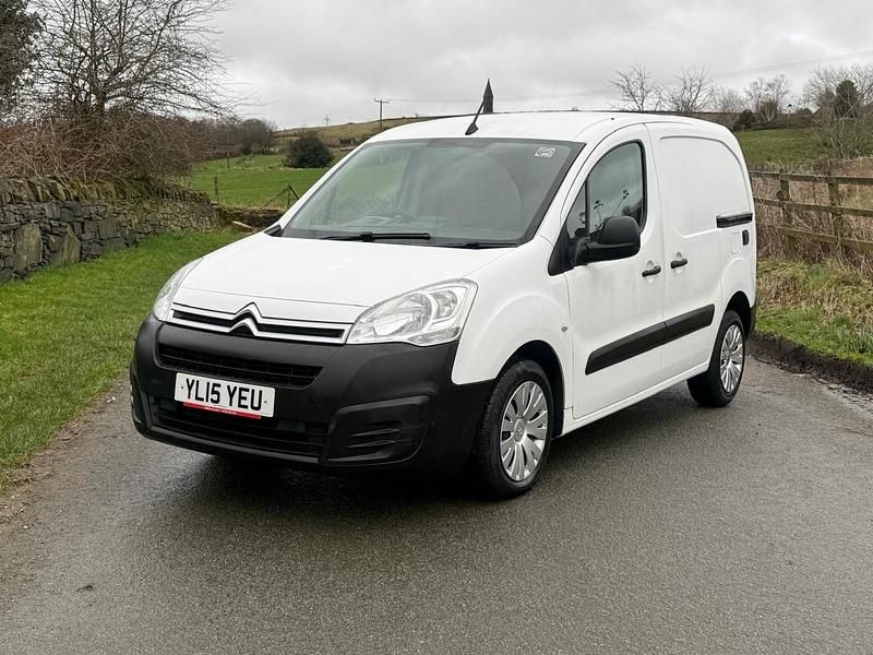 Used Citroën Berlingo 75 HP (55 kW) 2015 White MPV