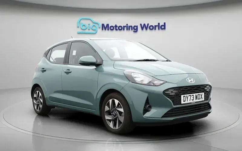 Used Hyundai i10 Advanced 84 HP (61 kW) 2024 Green Hatchback