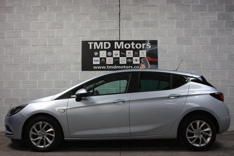 Used Vauxhall Astra 110 HP (80 kW) 2019 Silver Hatchback