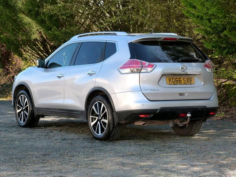 Used Nissan X-Trail Tekna 130 HP (95 kW) 2017 Silver SUV