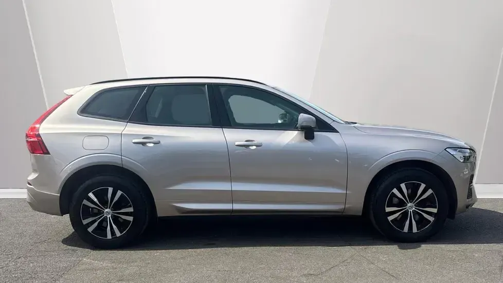 Used Volvo XC60 Core 250 HP (183 kW) 2023 Bright dusk SUV