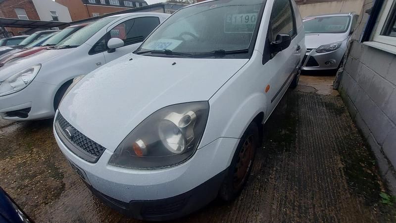 Used Ford Fiesta 2007 White Hatchback