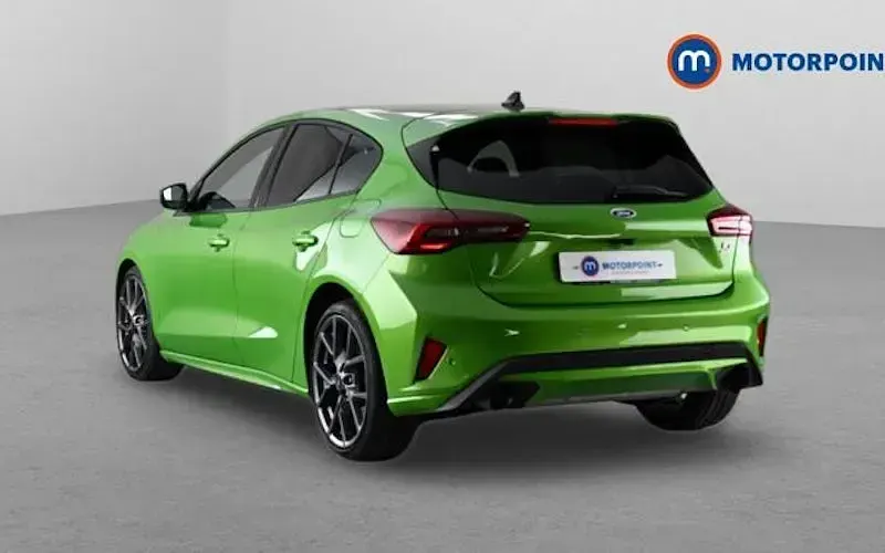 Used Ford Focus ST 280 HP (205 kW) 2024 Green Hatchback
