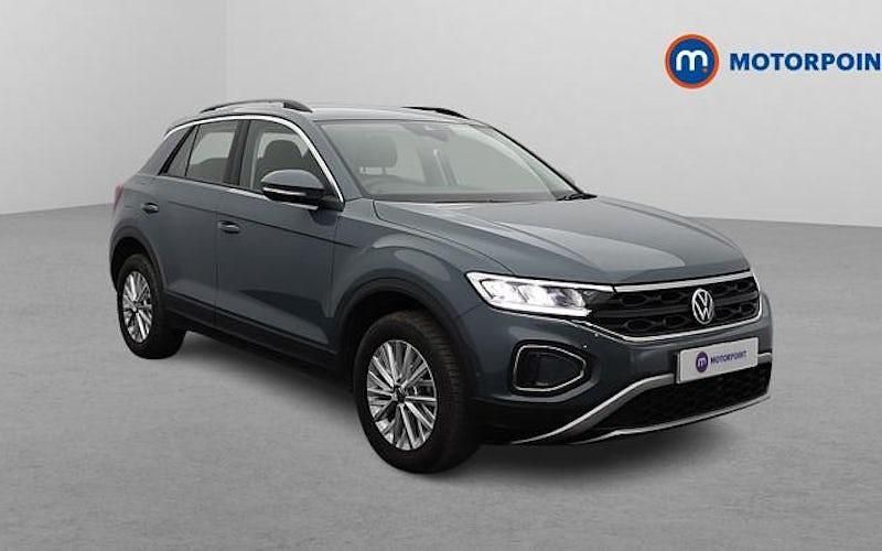Used 2025 VW T-Roc Life SUV | £20,499 (Good price) - Image 1/4