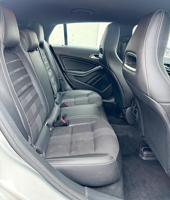 Used Mercedes CLA180 Shooting Brake 122 HP (89 kW) 2018 Silver Estate