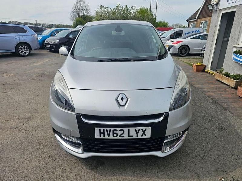 Silver Used 2012 Renault Scénic III Dynamique MPV | £4,695 (A bit pricey) - Image 1/4