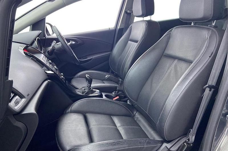 Used Vauxhall Astra Elite 200 HP (147 kW) 2016 Grey Estate