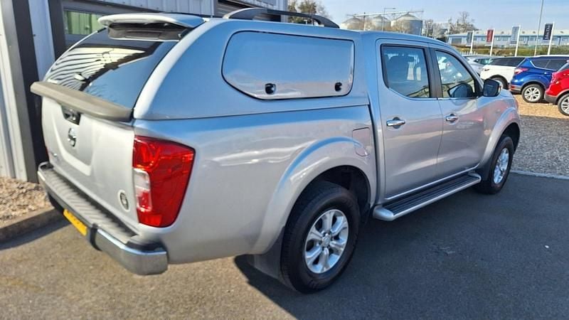 Used Nissan Navara Acenta 161 HP (118 kW) 2016 Silver Pickup