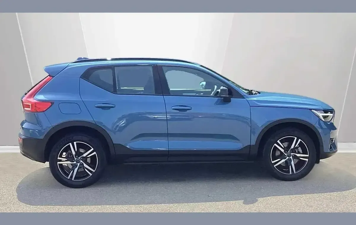 Used Volvo XC40 Plus 161 HP (118 kW) 2023 Blue SUV